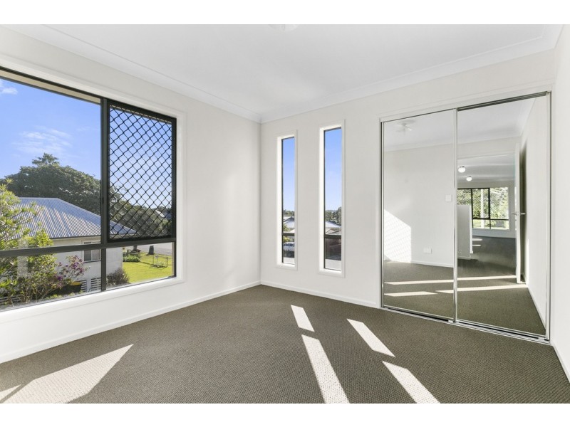 73 Hutton Avenue, Wynnum QLD 4178