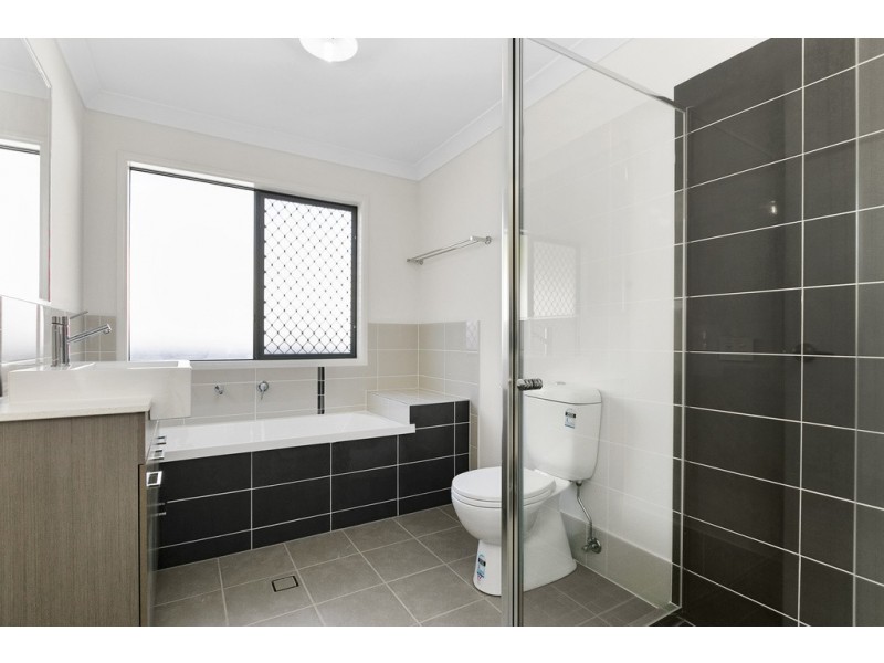 73 Hutton Avenue, Wynnum QLD 4178