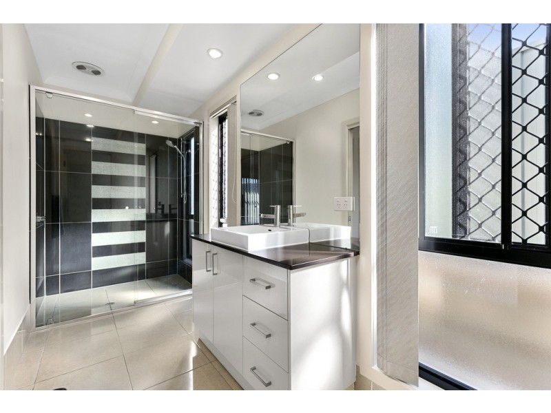 2-36 Duncan Street, Wynnum West QLD 4178