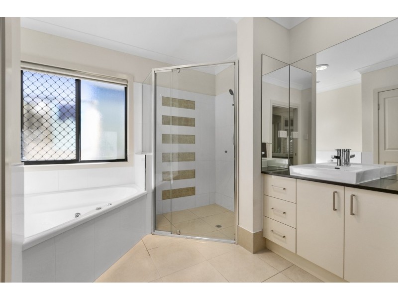 2-36 Duncan Street, Wynnum West QLD 4178