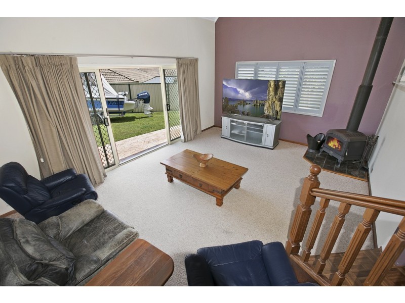 1 Teraglin St, Manly West QLD 4179