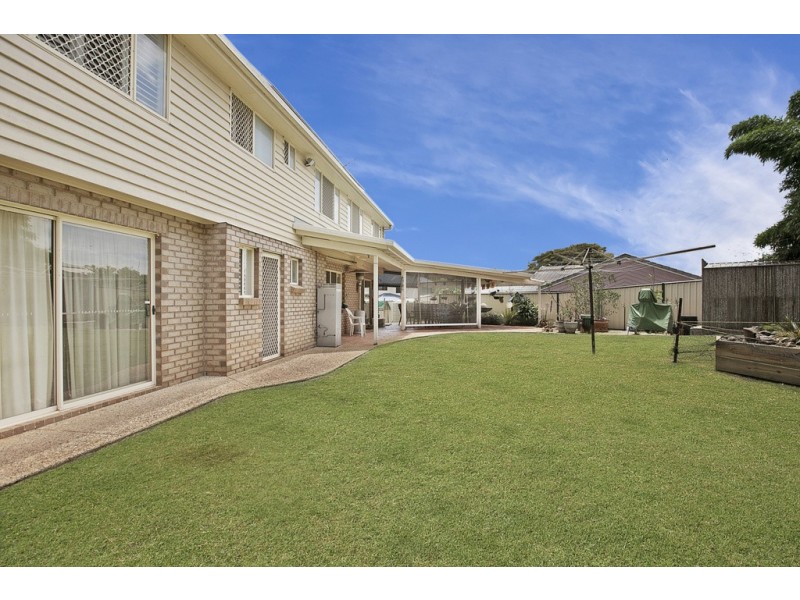 1 Teraglin St, Manly West QLD 4179