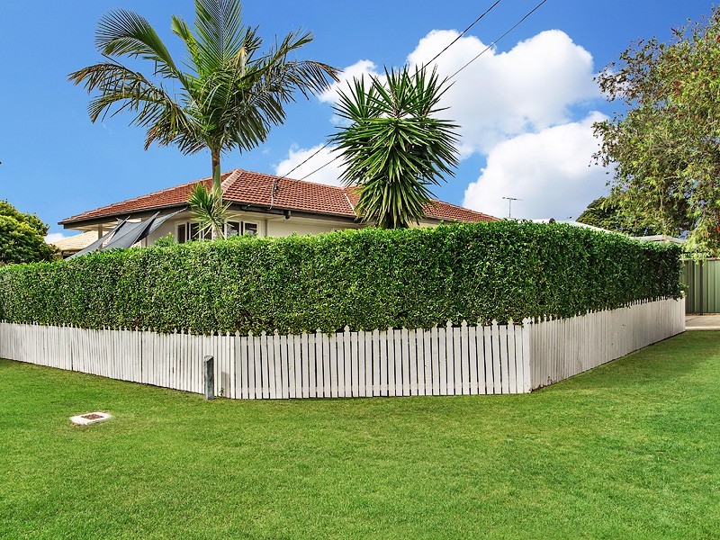 4a Julia Street, Clontarf QLD 4019