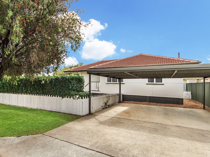 4a Julia Street, Clontarf QLD 4019