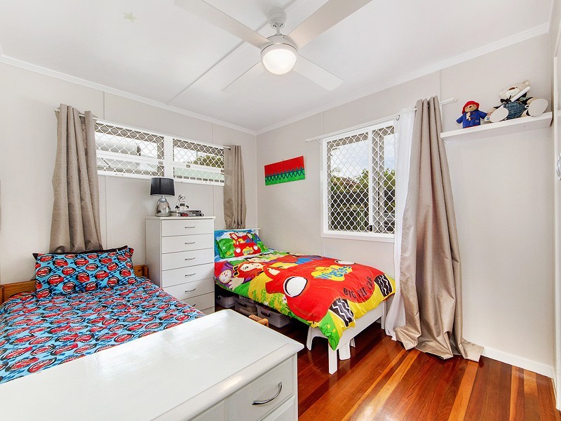 4a Julia Street, Clontarf QLD 4019