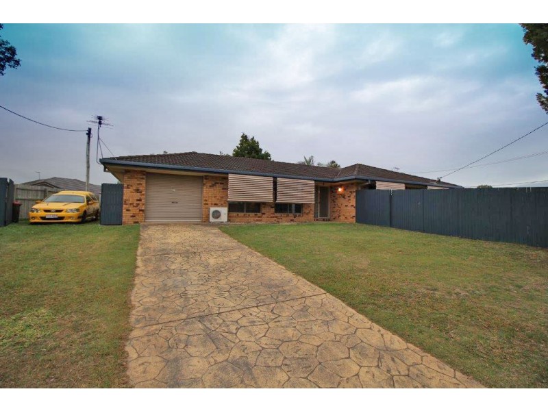 2 Adam Street, Beachmere QLD 4510