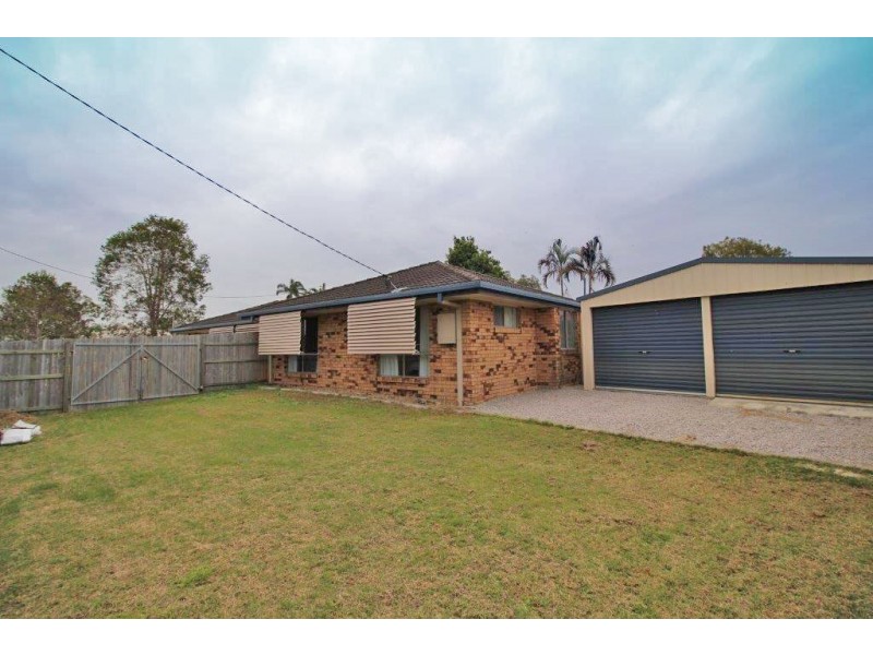 2 Adam Street, Beachmere QLD 4510