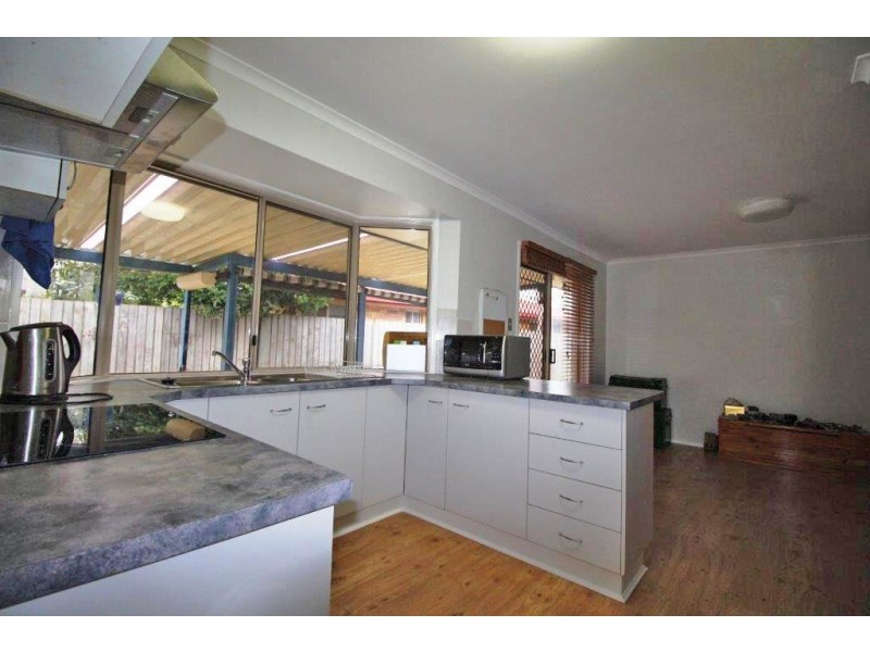 2 Adam Street, Beachmere QLD 4510