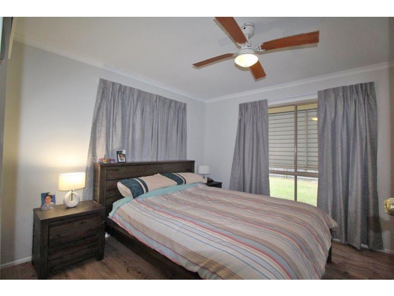 2 Adam Street, Beachmere QLD 4510