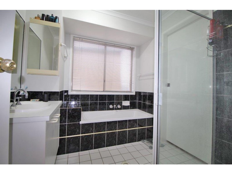2 Adam Street, Beachmere QLD 4510