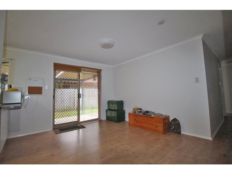 2 Adam Street, Beachmere QLD 4510