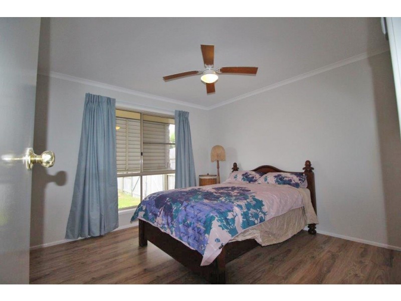 2 Adam Street, Beachmere QLD 4510