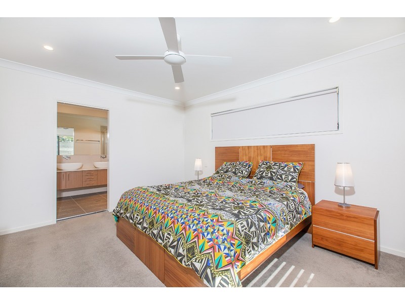 13 Hawthorne Street, Woody Point QLD 4019