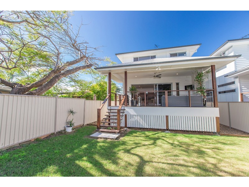 13 Hawthorne Street, Woody Point QLD 4019