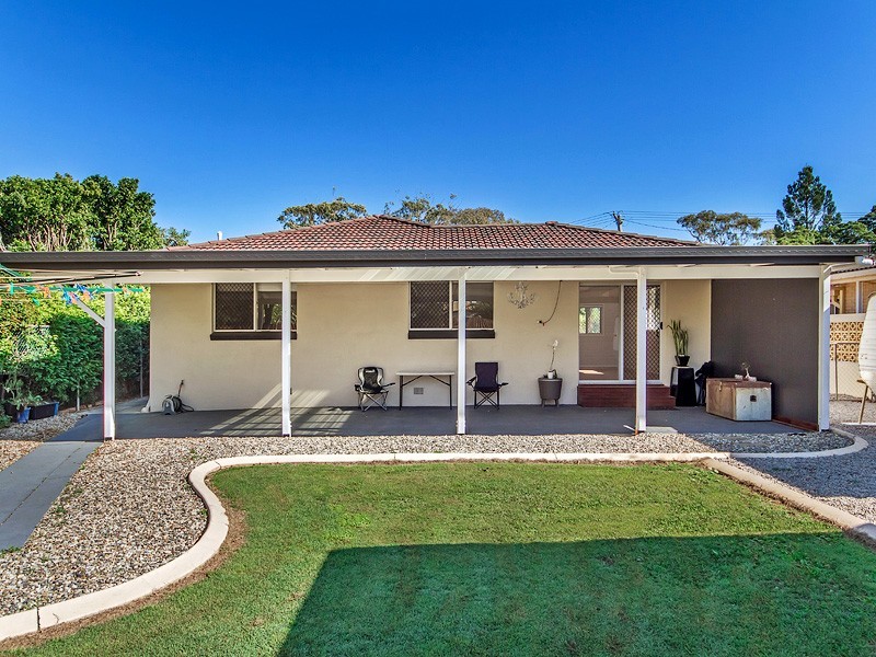 32 College Road, Clontarf QLD 4019