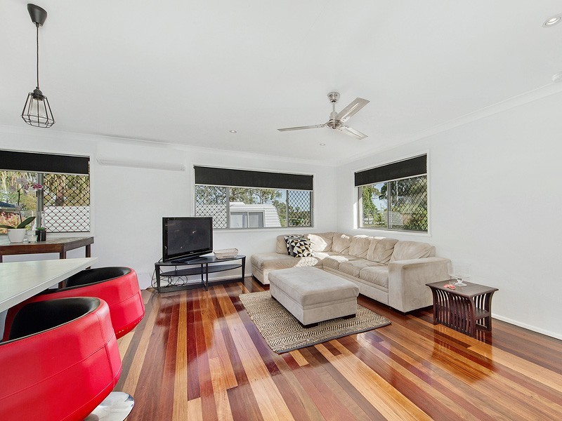 32 College Road, Clontarf QLD 4019