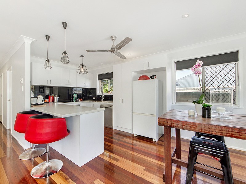 32 College Road, Clontarf QLD 4019