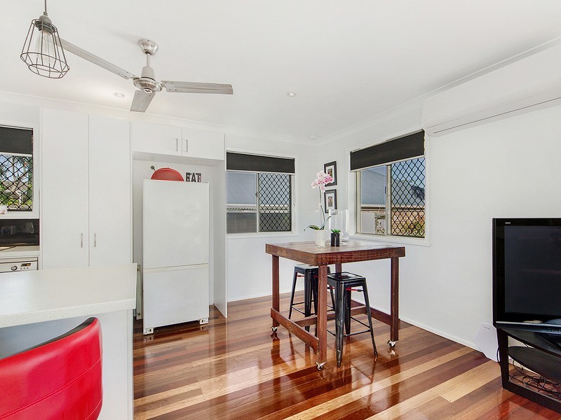 32 College Road, Clontarf QLD 4019