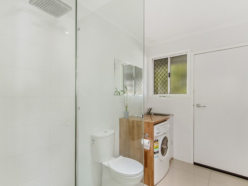 32 College Road, Clontarf QLD 4019