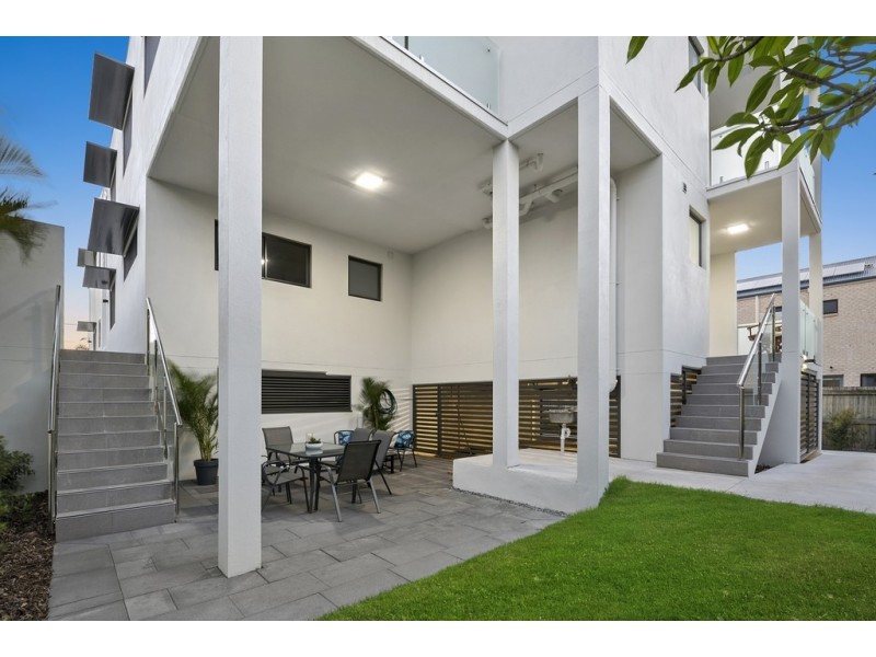 214 Hornibrook Esplanade, Woody Point QLD 4019