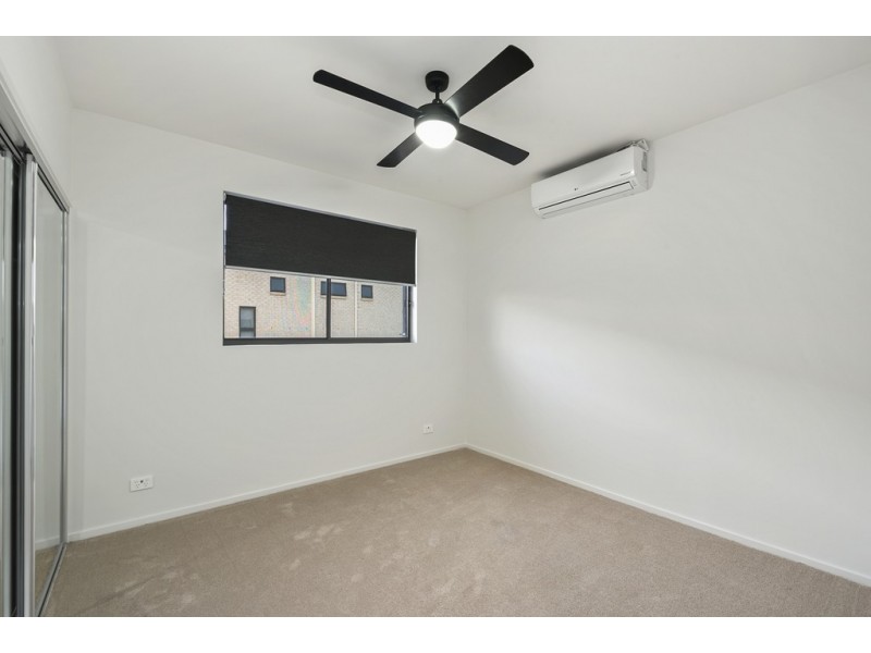 214 Hornibrook Esplanade, Woody Point QLD 4019