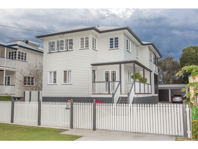 21 Barton Street, Sandgate QLD 4017