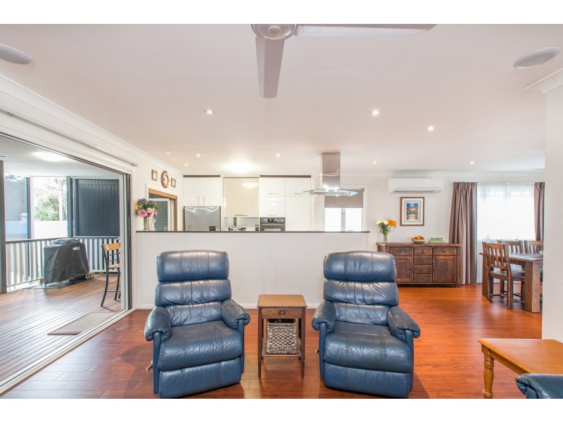 21 Barton Street, Sandgate QLD 4017