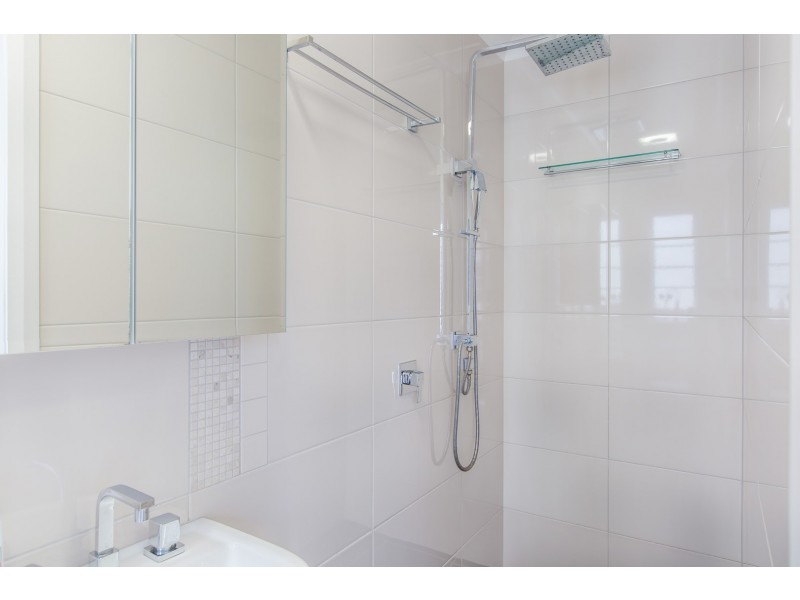 21 Barton Street, Sandgate QLD 4017