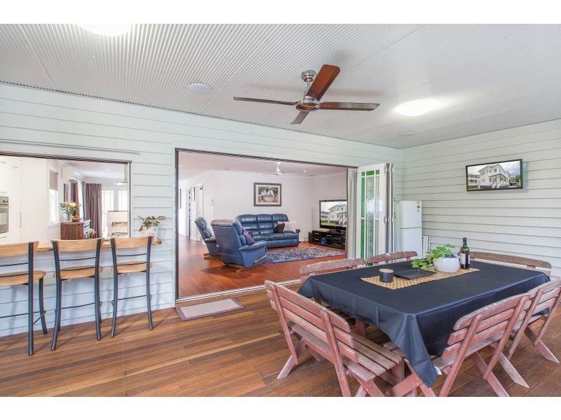 21 Barton Street, Sandgate QLD 4017