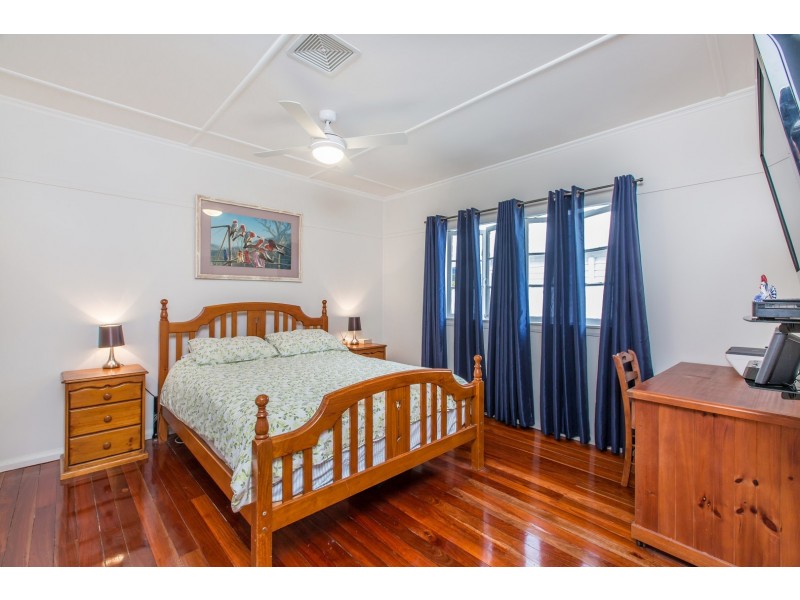 21 Barton Street, Sandgate QLD 4017