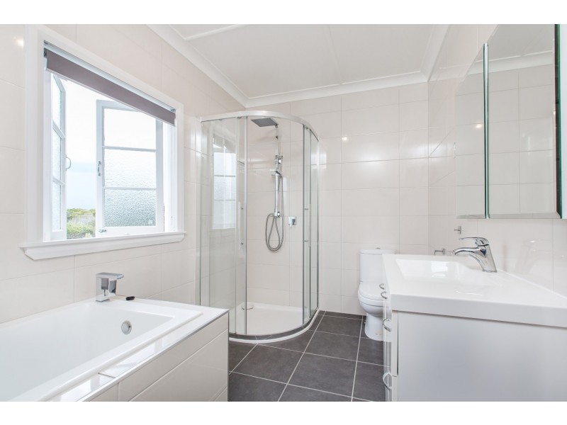 21 Barton Street, Sandgate QLD 4017