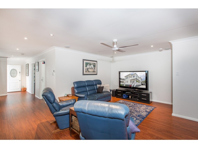 21 Barton Street, Sandgate QLD 4017