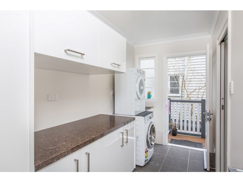 21 Barton Street, Sandgate QLD 4017