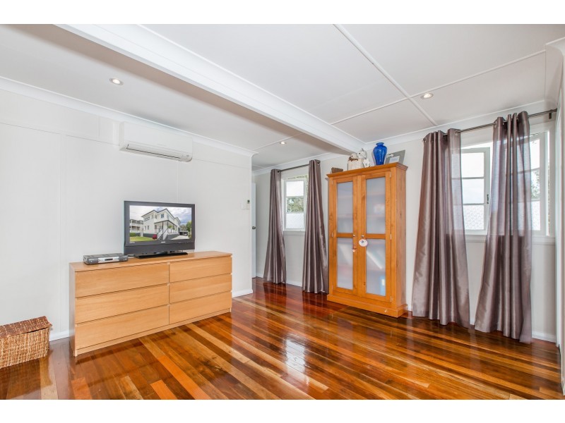 21 Barton Street, Sandgate QLD 4017