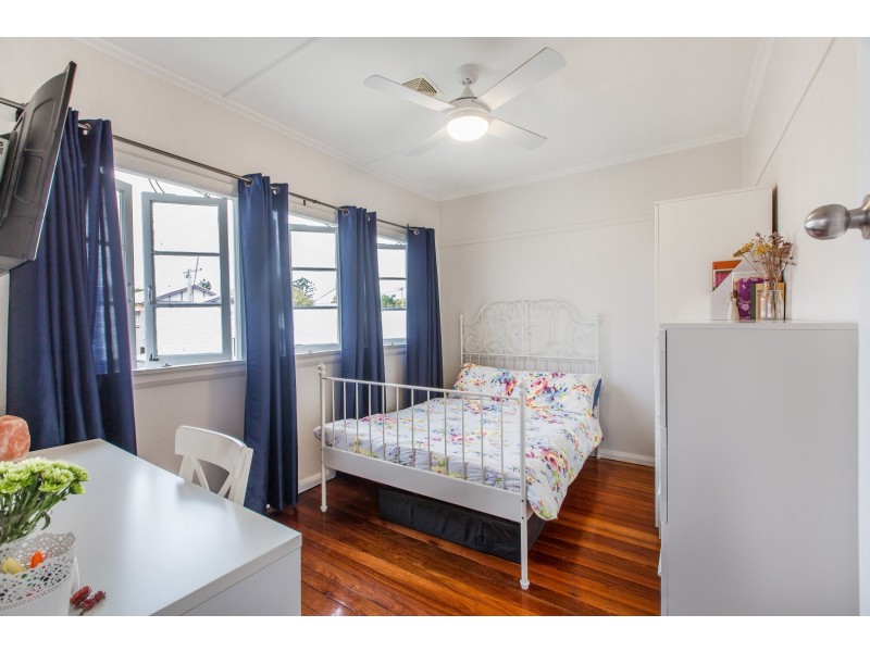 21 Barton Street, Sandgate QLD 4017