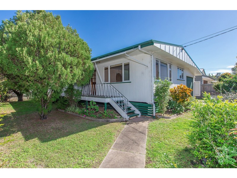 58 Georgina Street, Woody Point QLD 4019