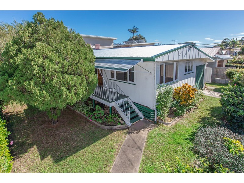 58 Georgina Street, Woody Point QLD 4019
