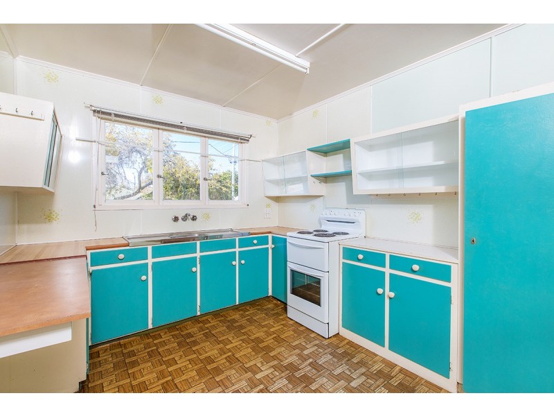 58 Georgina Street, Woody Point QLD 4019