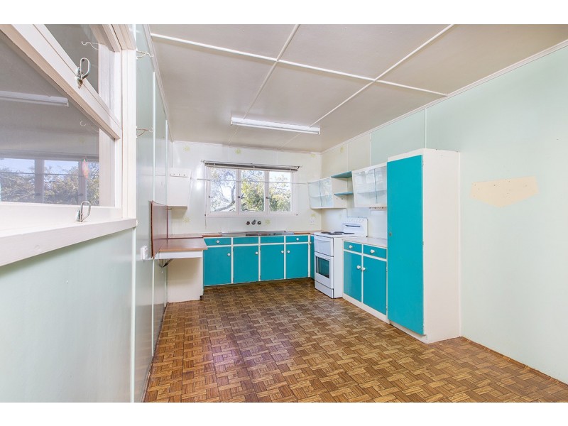 58 Georgina Street, Woody Point QLD 4019