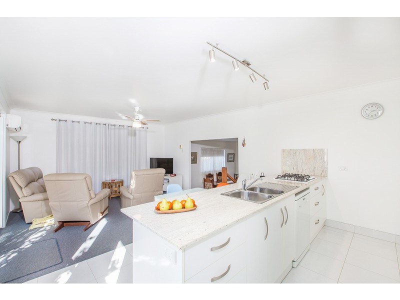 2a Cutts Street, Margate QLD 4019