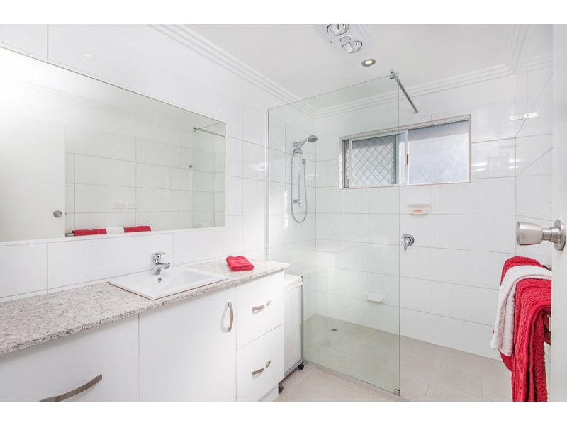 2a Cutts Street, Margate QLD 4019