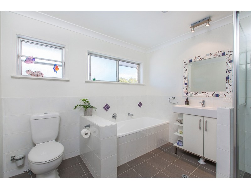 4 Joanna Street, Clontarf QLD 4019