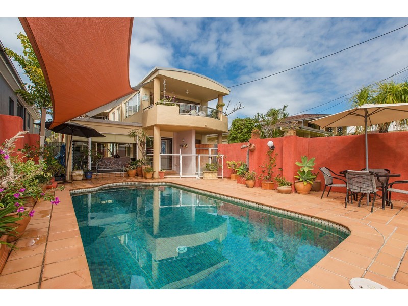 35 Thurecht Parade, Scarborough QLD 4020