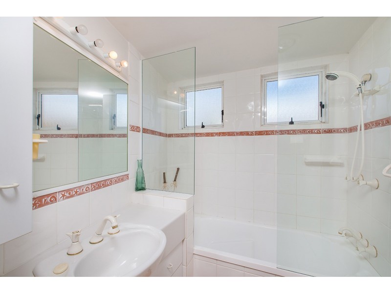 35 Thurecht Parade, Scarborough QLD 4020