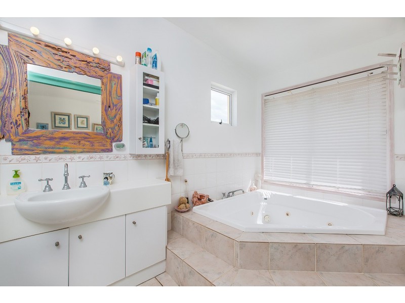 35 Thurecht Parade, Scarborough QLD 4020