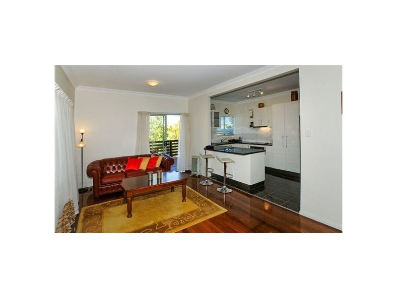 242 MacDonnell Road, Clontarf QLD 4019