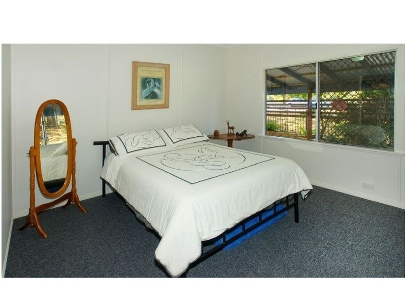 242 MacDonnell Road, Clontarf QLD 4019