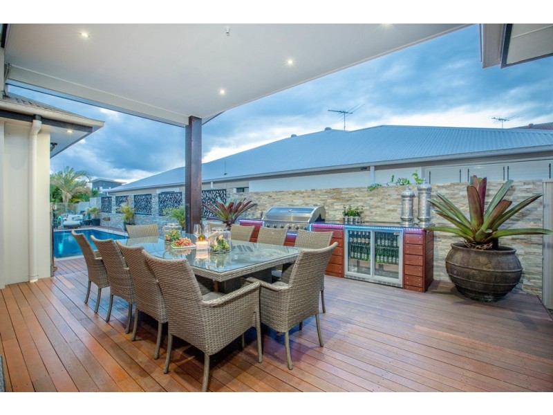 22 Freya Court, Newport QLD 4020