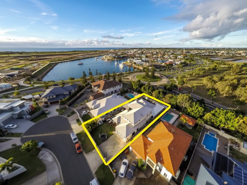 22 Freya Court, Newport QLD 4020