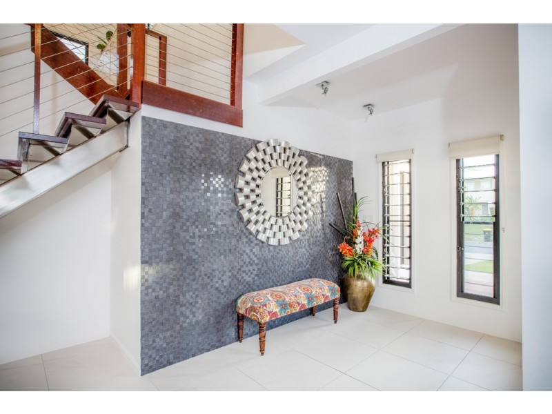 22 Freya Court, Newport QLD 4020